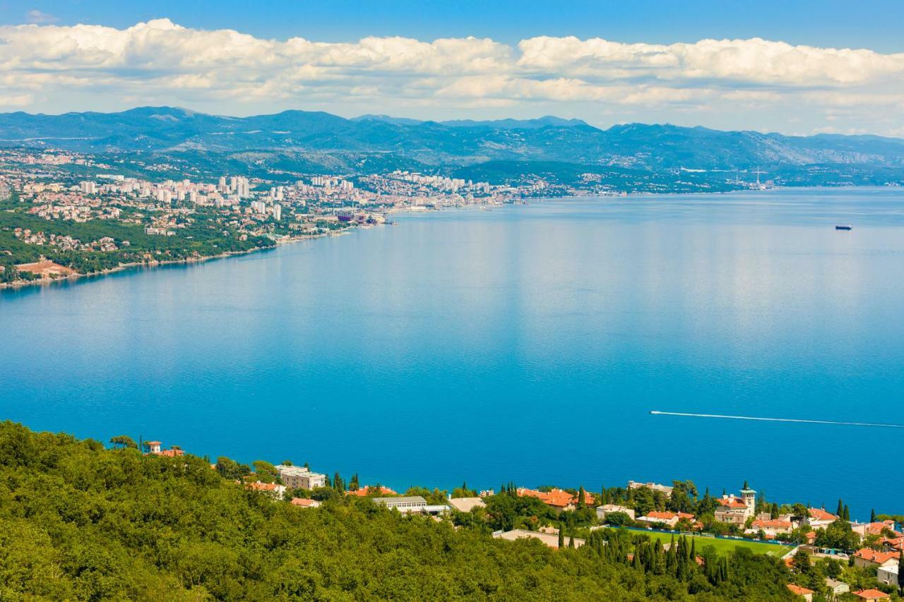 Apartment Panorama Opatija มาทุลยี ภายนอก รูปภาพ