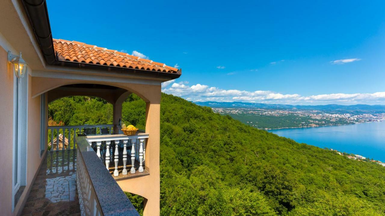 Apartment Panorama Opatija มาทุลยี ภายนอก รูปภาพ