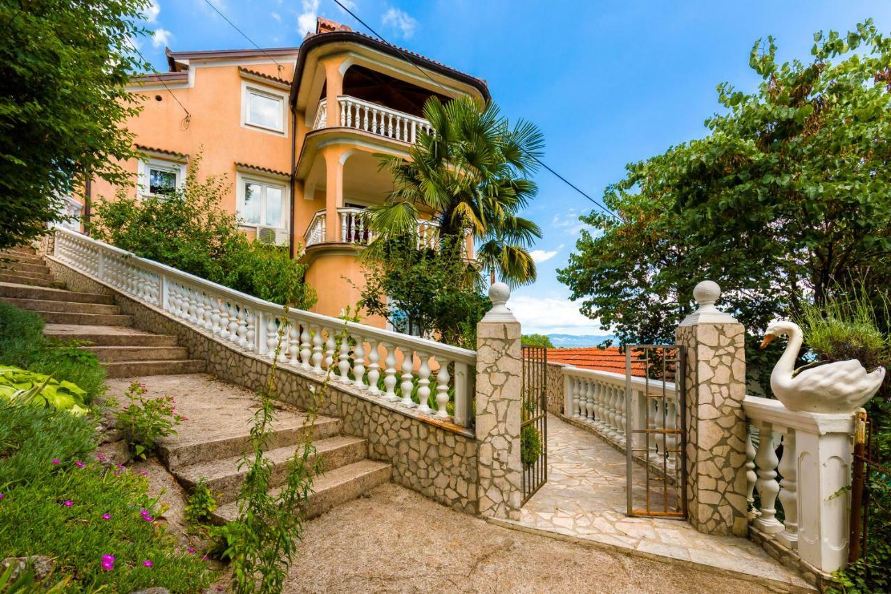 Apartment Panorama Opatija มาทุลยี ภายนอก รูปภาพ